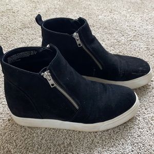 Women’s Time and Tru Suede Wedge Sneaker